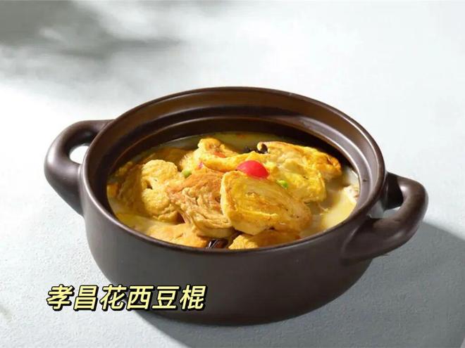 她是敬一丹女儿，嫁英国人为妻，如今定居北京把不挣钱公益当事业